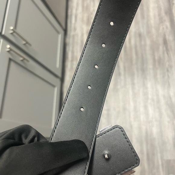 LV monogram reversible belt New - Picture 5 of 6